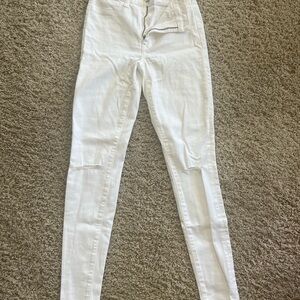 American Eagle White Skinny Jeans